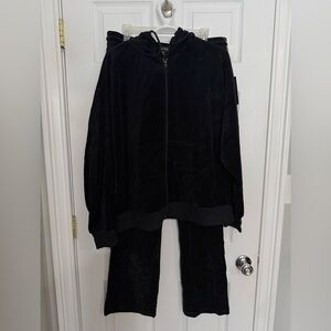 Black Velour Tracksuit. XL. NWT.